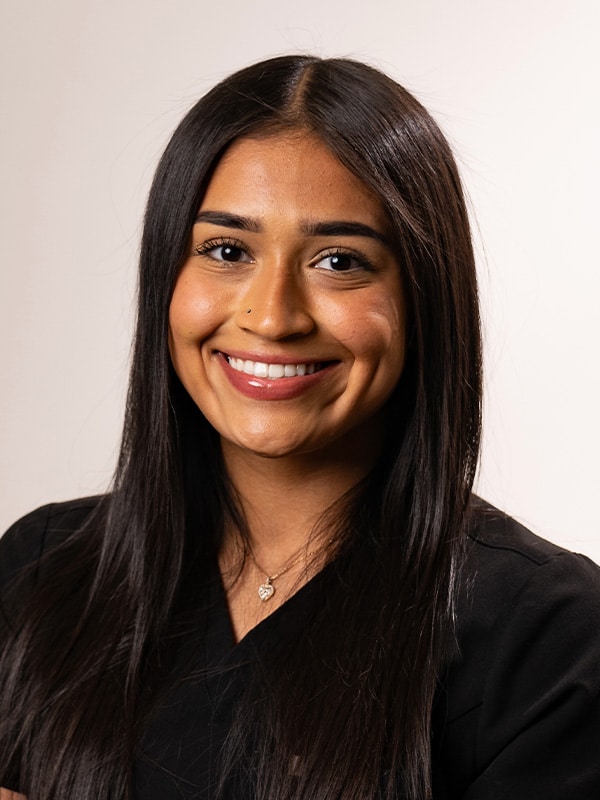 Nathaly, assistant